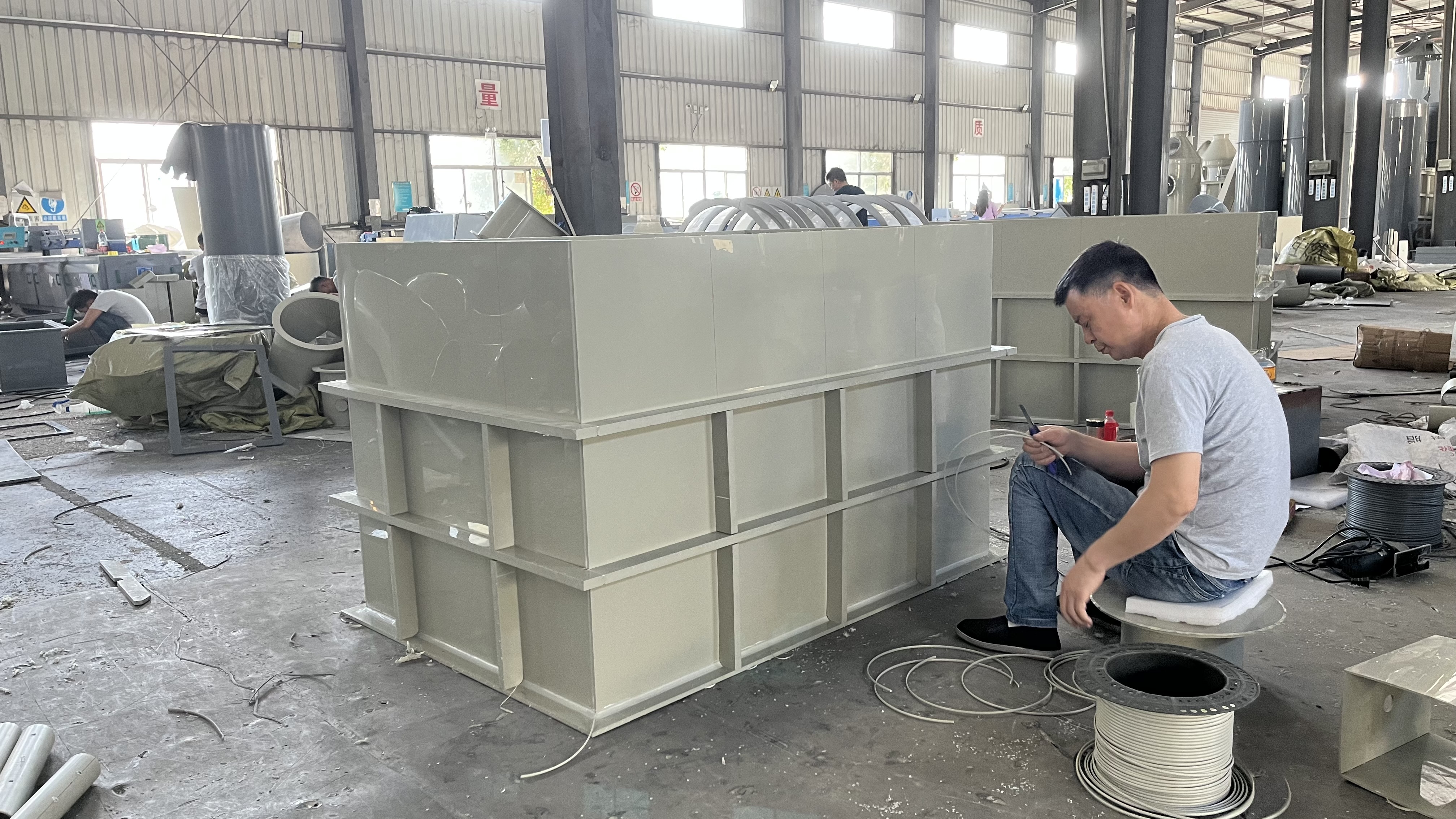 Acid solution plating tank