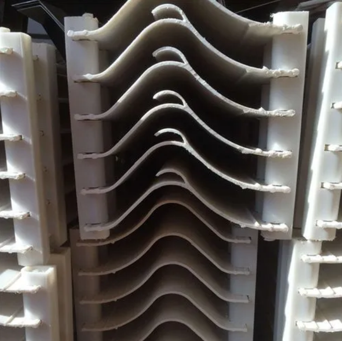 Demist layer in scrubber